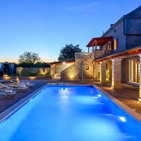 Luxurious In *