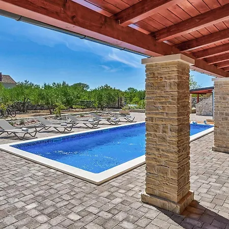 Prázdninový dům Luxurious In *