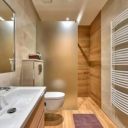 Сasa de vacaciones Gorgeous In With Jacuzzi *
